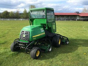 vřetenová sekačka John Deere Precision Cut 8700 - 3