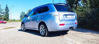 Mitsubishi Outlander PHEV 2013 - 3