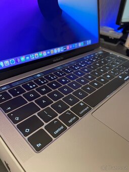 MacBook Pro 2018 TOP STAV - 3