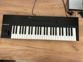 Native Instruments Komplete Kontrol A49 - 3