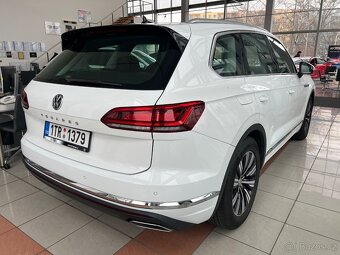 VW Touareg Elegance 3,0 TDI 210kW Tiptronic 4M TAŽNÉ VZDUCH - 3