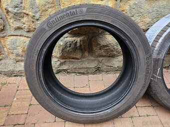 Pneu 235/45 R20 - 3