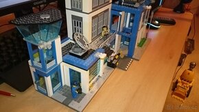 LEGO City 60047 Policejní stanice - 3