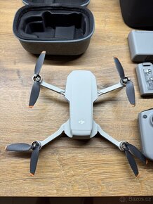 Dron DJI mini 2 SE Fly More Combo - 3