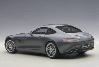 Model 1:18 Mercedes AMG GT S 2015 od Autoart - 3