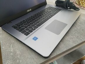 Asus VivoBook 17 X705MA - 3