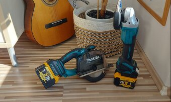 Adaptér Aku Milwaukee/DeWALT,pro nářadí MAKITA 18V - 3