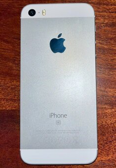 Apple iPhone SE 1.gen - 3