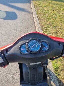 Prodám skútr Kymco Agility 50 - 3