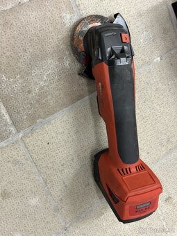 AKUMULÁTOROVÁ ÚHLOVÁ BRUSKA HILTI AG 125-A22 - 3