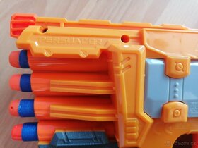 Nerf Doomlands Persuader + 4 šipky - 3