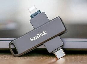 SanDisk iXpand Flash Drive Luxe 64GB - 3