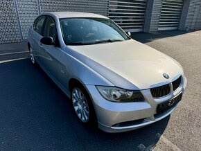 Prodám BMW e90 325i MANUÁL SPORTSITZE - 3