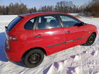 Prodám Seat Ibiza 1.2 47kW, r.v.2006, najeto 122000km - 3