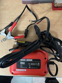 Nabíječka Black Decker BDV080 - 3