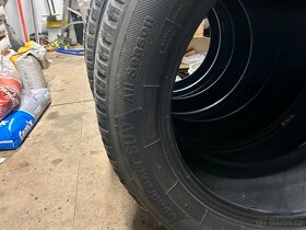 Pneu Kleber 235/55 R18 - 3