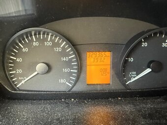 Mercedes Benz Sprinter - 3