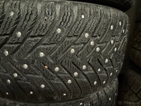 Pneu s hroty 235/45R17 - 3