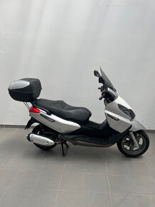 Piaggio X7 šedá - 3