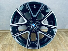 Originál R18 kola BMW i4 G26 Gran Coupe M-Paket - 3