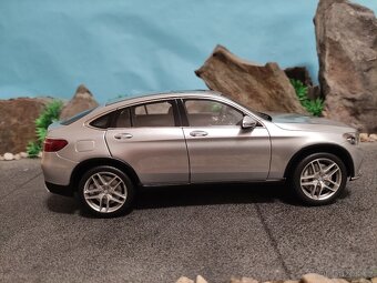 Prodám model 1:18 Mercedes Benz GLC - 3