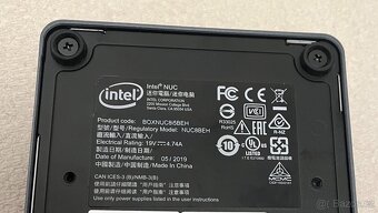 Intel NUC 8i5BEH - 3