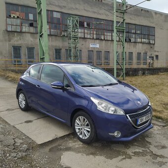 Peugeot 208 1.2 benzín 60kw, poctivých 136tkm, klima - 3