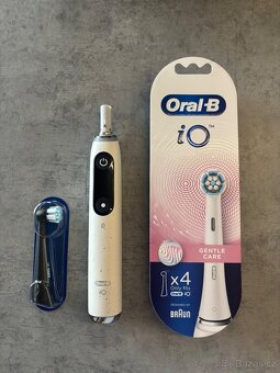 Oral-B iO series 10 + náhradní hlavice - 3