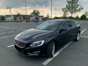 Volvo V60 208kW D6 PHEV 4x4 STK 1/2025 284tis + nové pneu - 3