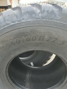 Pneu BKT 560 / 60 R 22,5 - 3