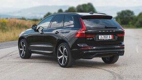 Volvo XC60 2022 black stone 40tis km odpočet DPH - 3