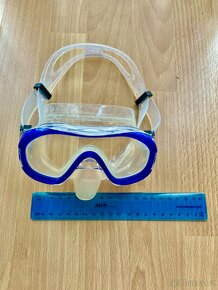 Prodám dětské potápěčské brýle velikosti M - 3