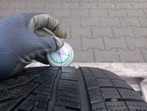 225/50/17 zimní pneu hankook - 3