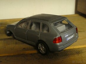 Model auta Porsche - 3