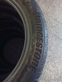 235/50R19 - 3