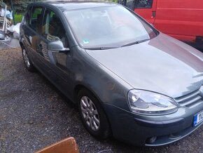 VW Golf 5 - 3