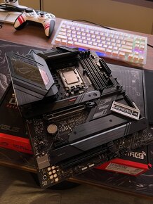 i7-12700KF + ROG STRIX Z690-F GAMING WIFI + TR FRAME - 3