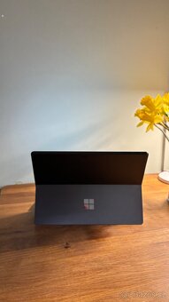 Microsoft Surface 9 - 3