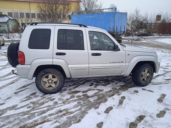 Jeep Cherokee KJ - 3