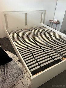 postel, kosmetický stolek, velká skříň - 3