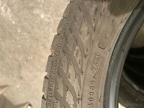 Nokian WR Snowproof 205/55 R16 - 3