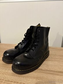 Dr. Martens - 3