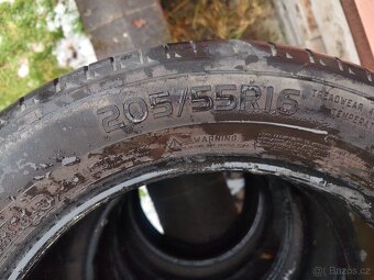 Pneu 205/55R16 - 3