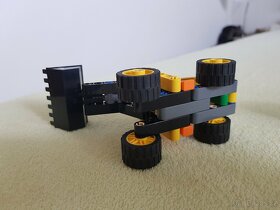 LEGO Technic 30433 Volvo kolový nakladač - 3