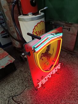 Velká neon Ferrari, skleněné trubice, dekorace - 3