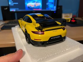 AUTOart Porsche 911 GT2 RS 1:18 - 3