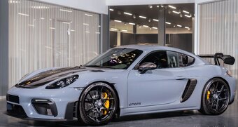 Porsche Cayman 718 GT4 RS - 3