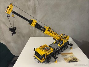 LEGO 42009 Mobile Crane Mk II - 3