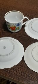 Starožitné dětské talířky a velký porcelánový hrnek - 3