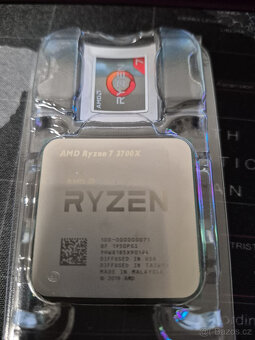 AMD Ryzen 7 3700X - 3